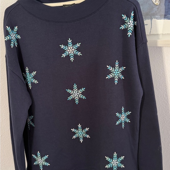 Talbots Stylish Navy Sweater/Sweatshirt with Snowflake Design - Picture 4 of 5